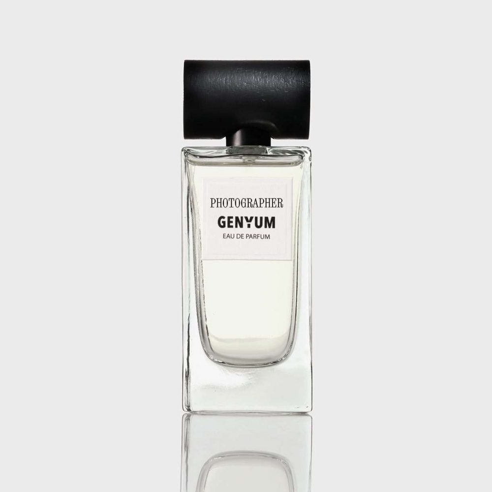 250417_GENYUM_Bottle_Photographer_GreyBG